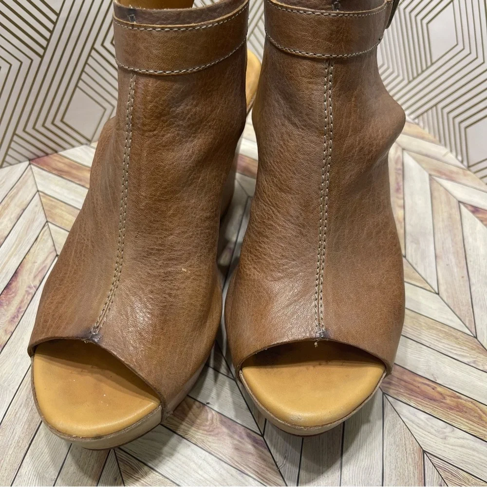 Kork Ease Nero taupe Leather Wrapped Wedge‎ 7 L1